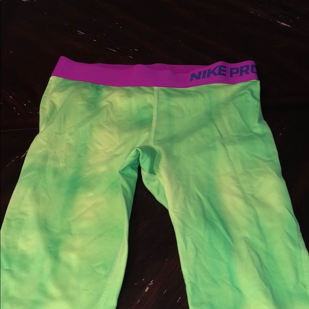 nike pro capris
